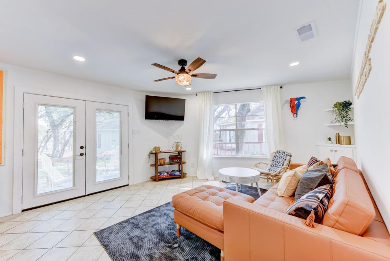 Downtown - Shiner Bungalow At Beer Ranch Project Wimberley Exteriör bild