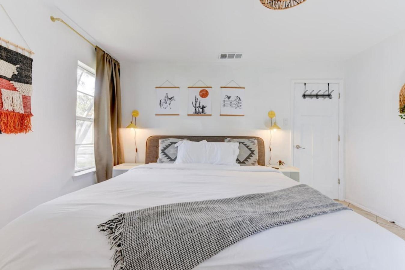 Downtown - Shiner Bungalow At Beer Ranch Project Wimberley Exteriör bild